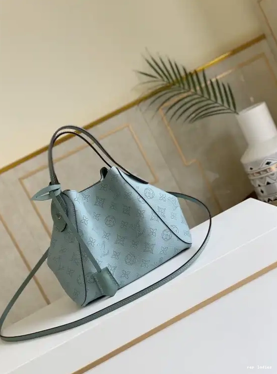 Cheap HINA LOUIS PM VUITTON 0602